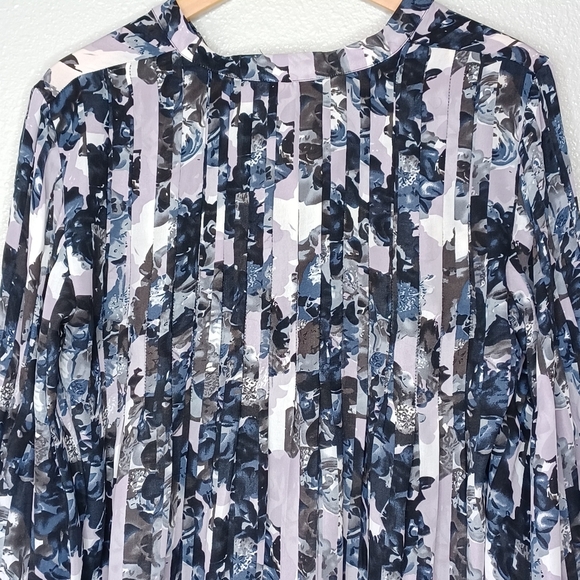 Parker Floral Office Business Sz XS Pleated Button Down Front Blouse - Picture 5 of 11